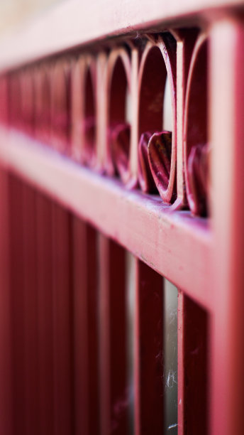 宏的红色屏障图片下载