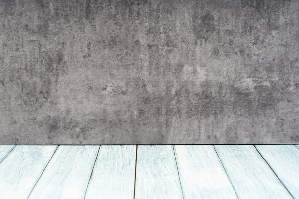 木地板和黑色木墙，空房间为背景。图片下载