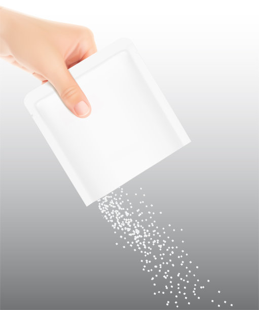 撕裂现实小袋包装与下降产品在灰色背景。图片下载