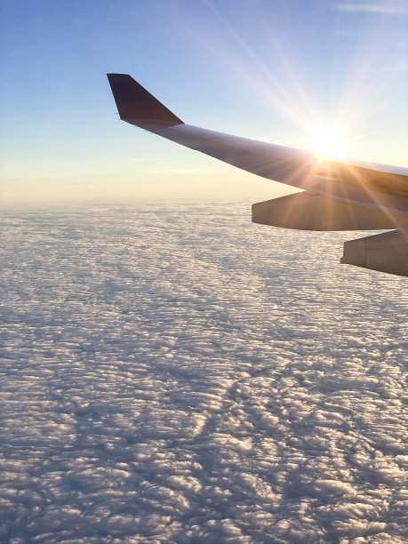 望向云层图片下载