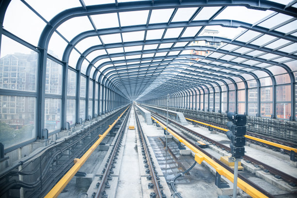 火车驶向图片下载