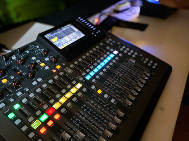 音响和灯光技师的声音表图片下载