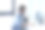 一个人坐在办公桌前用电脑工作，喝咖啡。办公室室内专业自由职业者员工活动。旅客在酒店连接房间无线wifi空间。人技术图片下载
