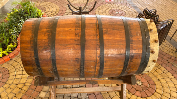 Bedug是印度尼西亚清真寺里的一种传统乐器，用来召唤人们祈祷图片下载