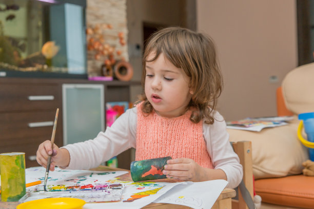 颜料绘画图片下载