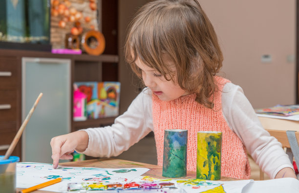 颜料绘画图片下载