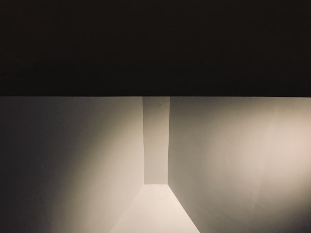 角落天花板照明图片下载