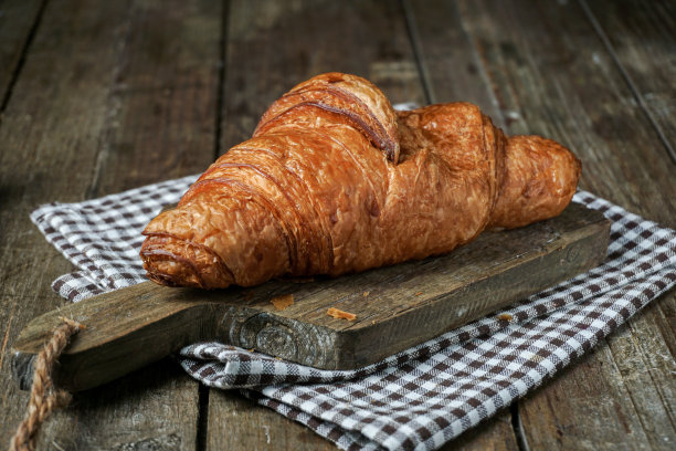 美味的羊角面包图片下载