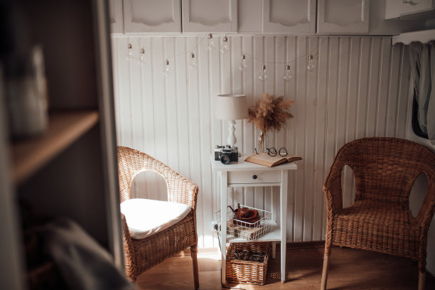 细节复古旅行拖车的木质内部在中性色调的颜色在自然光图片下载