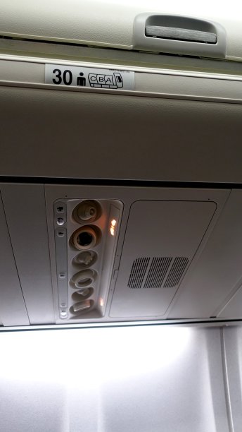 飞机内部天花板的细节。图片下载