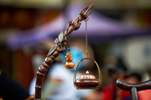 市场上出售的茶壶挂件图片下载