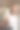 年轻的女摄影师在她的办公桌上工作图片下载