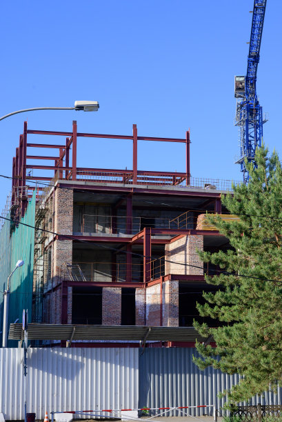 新房子的框架。建筑工地。新建住房、抵押贷款。图片下载