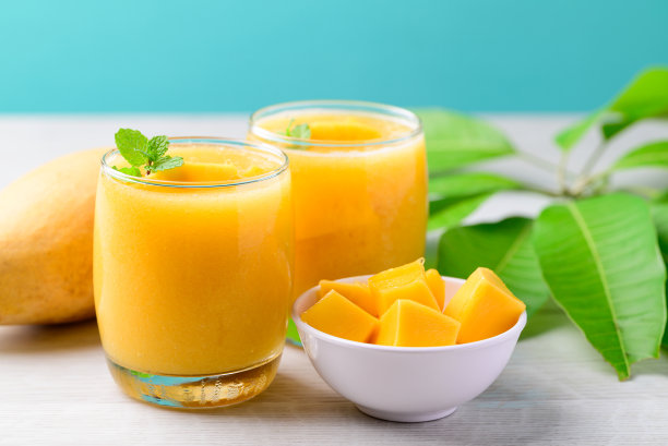 新鲜芒果冰沙，夏日冷饮图片下载