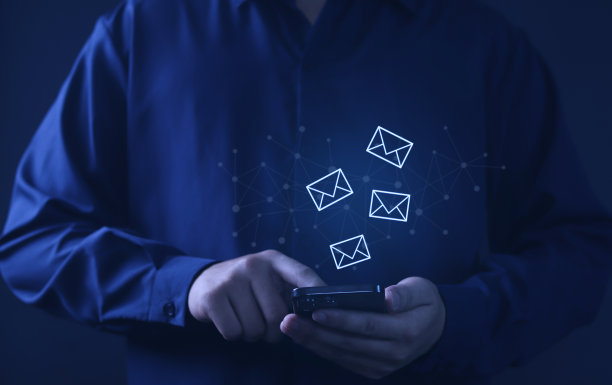 一个新的电子邮件通知概念，用于电子邮件通信。图片下载