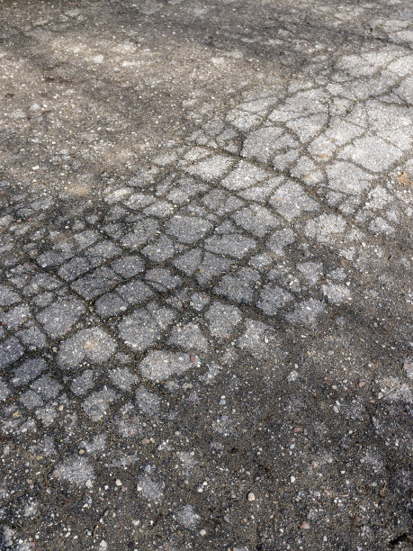 公园里有一部分旧装饰路供散步图片下载