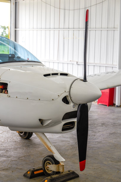 小飞机机身的特写图片下载