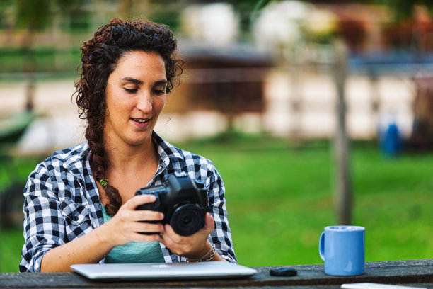 人类处理户外摄影图片下载