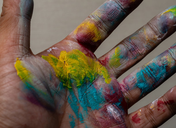 涂漆的手掌图片下载