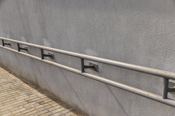 金属栏杆，方便在公园内活动图片下载