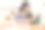 快乐的年轻亚洲父亲和孩子正在用笔记本电脑学习如何在自家厨房做饭。图片下载