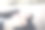 疼痛，滑板者和手臂受伤的人在跌倒，事故或户外锻炼后的道路。运动紧急情况，滑冰和哭泣的男性手肘流血，伤口疼痛，骨折。图片下载