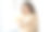快乐的年轻女子拿着智能手机站着用手机。图片下载