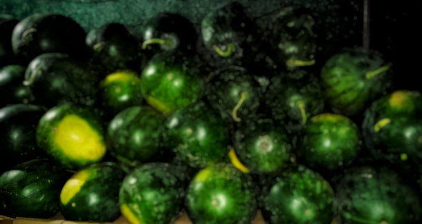 一个西瓜的模糊图片图片下载