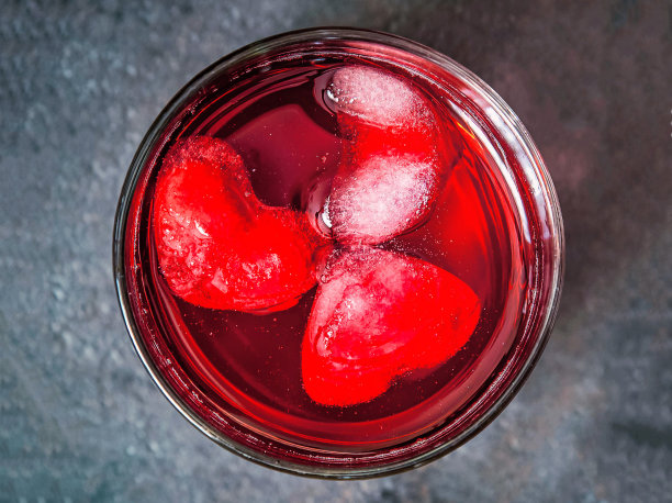 春季或夏季清爽冷饮，配以浆果、覆盆子柠檬水图片下载