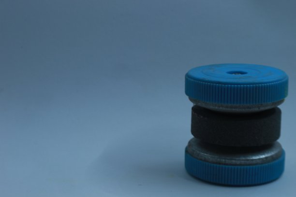 磨刀器或刀砂纸，这是非常好的和简单的使刀更锋利图片下载