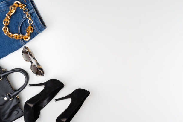白色背景的女性时尚配饰，从上面看图片下载