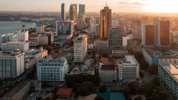 坦桑尼亚达累斯萨拉姆市鸟瞰图图片下载