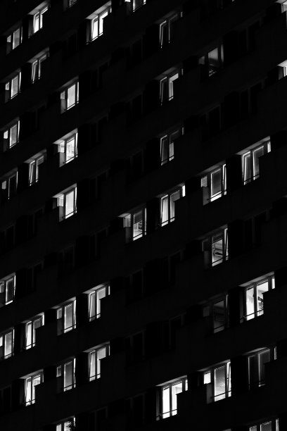 摩天大楼窗户上的灯光图片下载