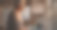 亚洲成熟男子在厨房洗盘子时心不在焉图片下载