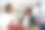 朋友们拎着购物袋在商场里聊天图片下载