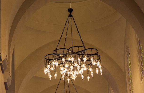 大型吊灯的室内照片图片下载