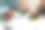 UX或UI设计师在设计他们的智能手机应用程序布局原型项目。图片下载