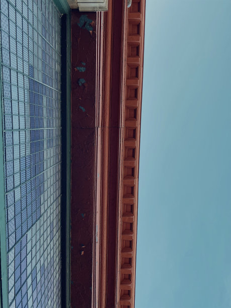 威斯康辛州马里内特市中心的建筑和天空景观。图片下载