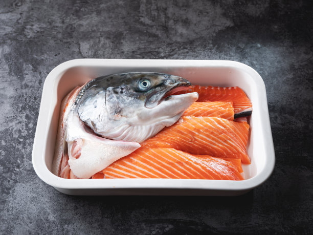 新鲜生鲑鱼修剪，食材图片下载