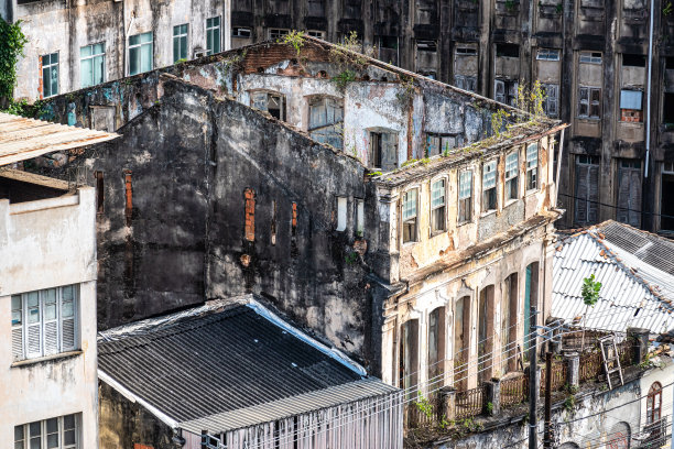 巴西萨尔瓦多达巴伊亚州Pelourinho历史街区的殖民地房屋废墟。图片下载