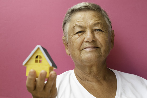 人手中的房子图片下载