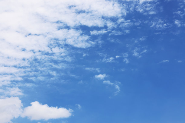 蓝色的天空图片下载