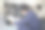 汽车修理工的检查清单，技术员检查现代汽车在车库，汽车维修和维护的概念图片下载