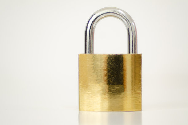 白底金锁。图片下载