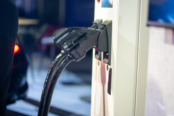 供电动汽车或混合动力汽车充电用的电动汽车站插头和电源线图片下载