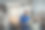 工业工程师在工业制造工厂中控制自动机械臂、焊接机、焊接机器人。图片下载
