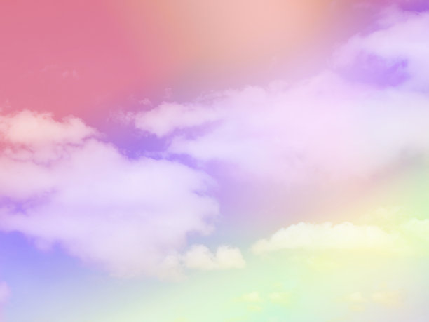 美丽甜美，柔和的绿色紫罗兰色，天空中有毛茸茸的云。多色彩虹图像。抽象幻想生长之光图片下载
