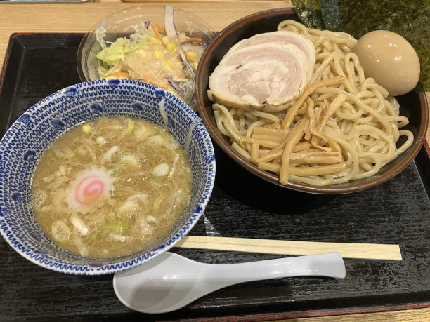 2023年，大手町一家面馆里的筑门面图片下载