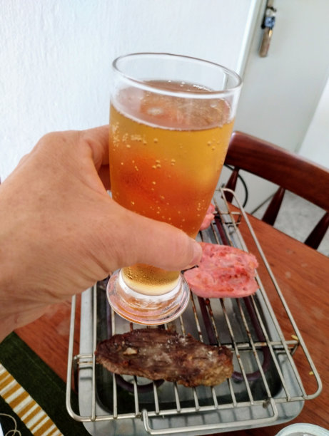 一杯啤酒图片下载