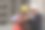 快乐的印度建筑经理与建筑工程师交谈。站在楼前讨论。查看文件和报告。图片下载